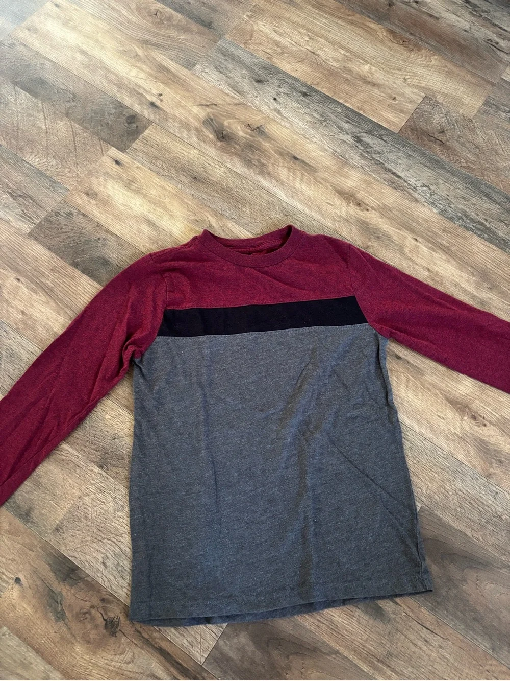 urban pipeline Boys Long Sleeve Two-Pack in Burgundy, Black & Gray